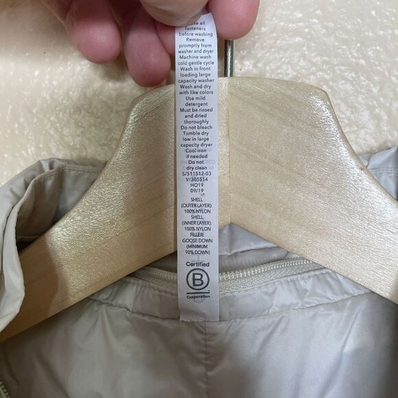 Athleta Pulse Reversible Down Puffer Jacket 800 Fill Mineral/Cream Woman's XS - Picture 3 of 11